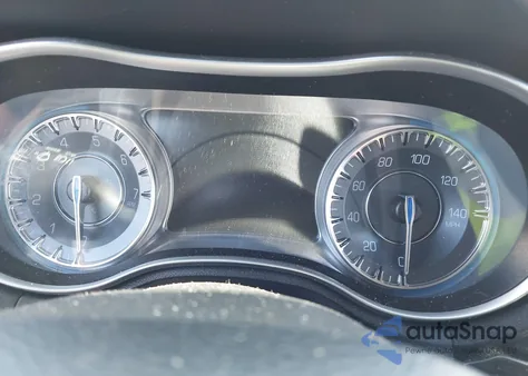 2018 Chrysler 300 Limited z USA, uszkodzony, nr VIN 2C3CCAEG6JH142712